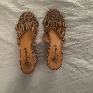 VGUC FREE PEOPLE Animal Print Heel Slides SZ: 8